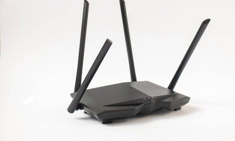 6 Smart Ways To Reuse Your Old WiFi Router 6 Smart Ways To Reuse Your Old WiFi Router